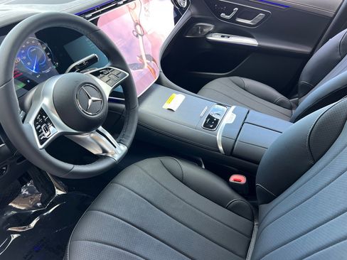 New 2026 Mercedes-Benz EQE 320 4MATIC SUV image 4