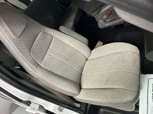 Used 2017 Chevrolet Express 2500 LS RWD image 22