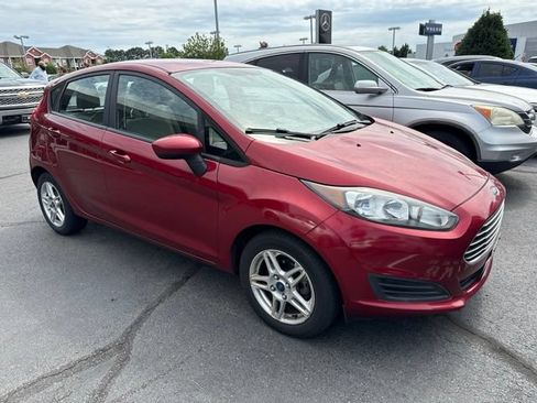 Used 2017 Ford Fiesta SE FWD image 1
