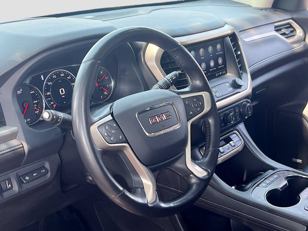 Used 2022 GMC Acadia Denali w/ Denali Technology Package AWD/4WD image 9