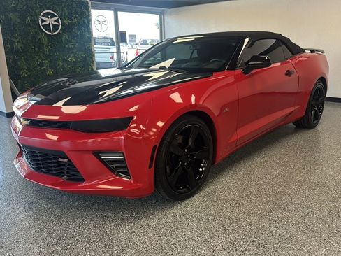 Used 2016 Chevrolet Camaro SS RWD image 3