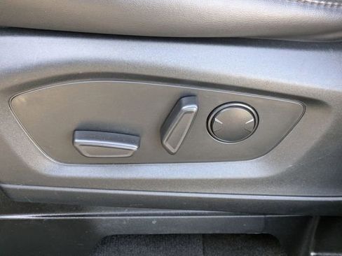 Used 2023 Ford Explorer XLT w/ Equipment Group 202A image 15