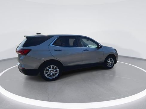 Used 2024 Chevrolet Equinox LT AWD/4WD image 12