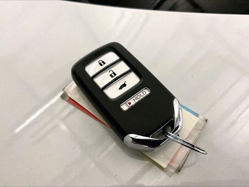 Used 2021 Honda HR-V EX-L image 9