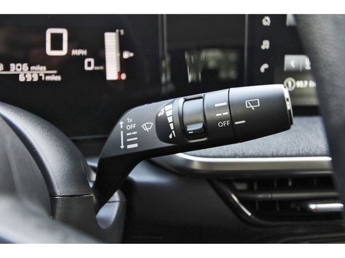 Certified 2025 Nissan Kicks SV image 21