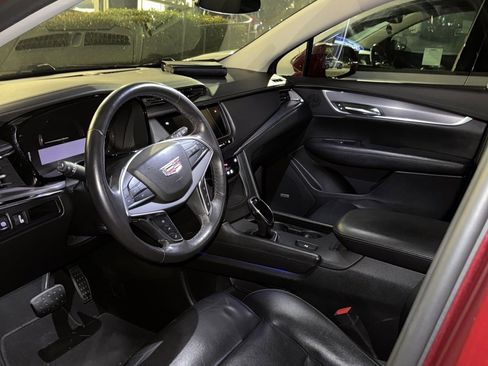 Used 2017 Cadillac XT5 Luxury w/ Driver Awareness Package image 8