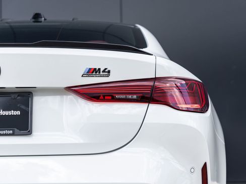 Used 2026 BMW M4 Competition w/ Executive Package RWD image 12