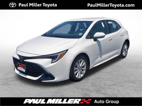 Certified 2023 Toyota Corolla SE FWD image 1