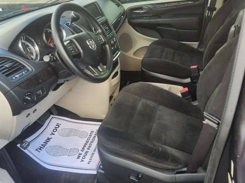 Used 2016 Dodge Grand Caravan SE w/ Quick Order Package 29E SE FWD image 16