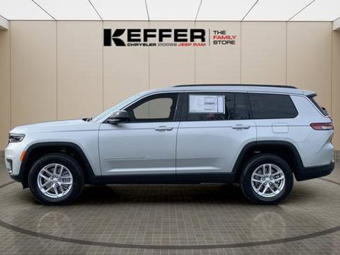 New 2025 Jeep Grand Cherokee L Laredo image 2