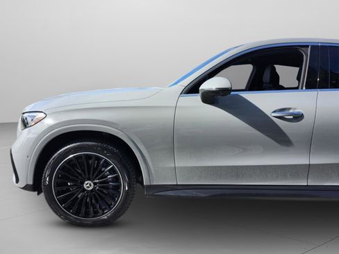 Certified 2025 Mercedes-Benz GLC 300 4MATIC image 32