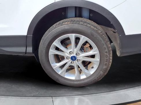 Used 2019 Ford Escape SE FWD image 17
