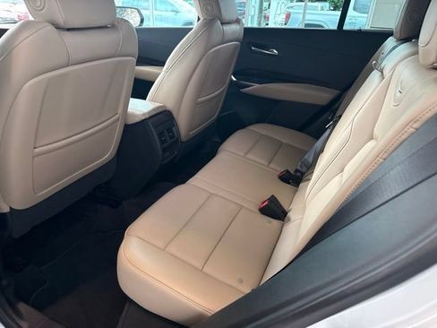 Used 2025 Cadillac XT4 Premium Luxury w/ LPO, ONYX Package FWD image 5