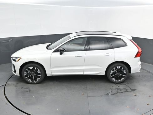 New 2026 Volvo XC60 B5 Plus w/ Protection Package Premier AWD/4WD image 23