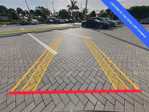 Used 2024 Mercedes-Benz GLC 300 4MATIC image 22