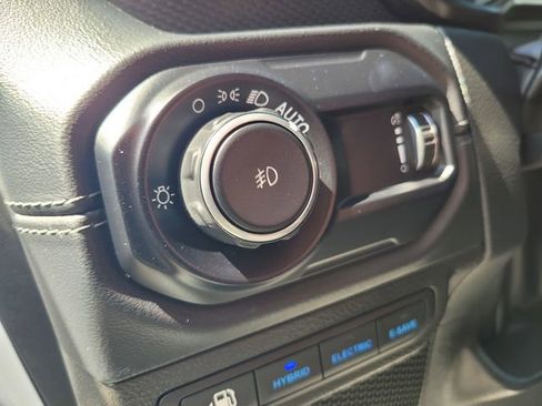 Used 2024 Jeep Wrangler Unlimited Rubicon 4xe AWD/4WD image 19