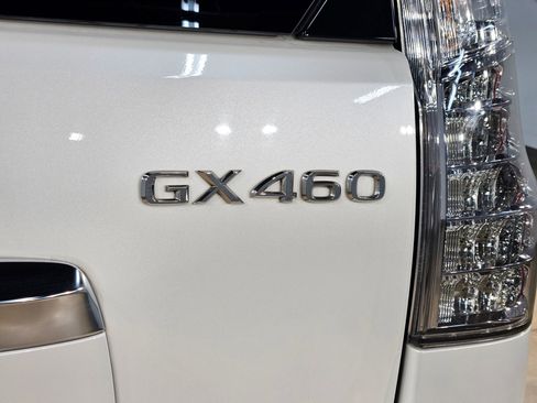 Used 2023 Lexus GX 460 Premium w/ Premium Package AWD/4WD image 39