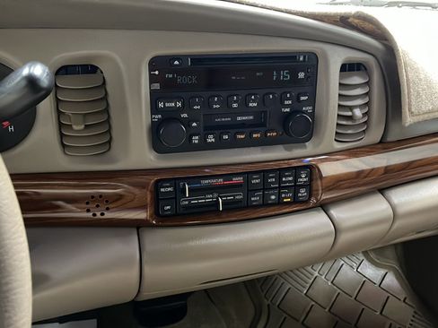 Used 2002 Buick Le Sabre Custom w/ Luxury Pkg FWD image 8