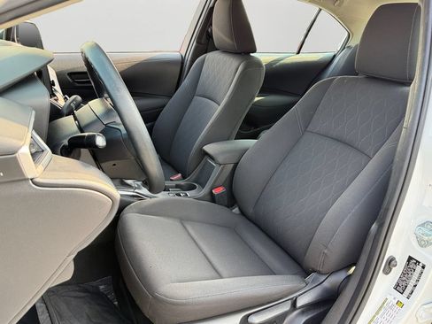 Used 2023 Toyota Corolla LE FWD image 18