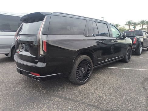 Certified 2022 Cadillac Escalade ESV Sport w/ Touring Package image 5