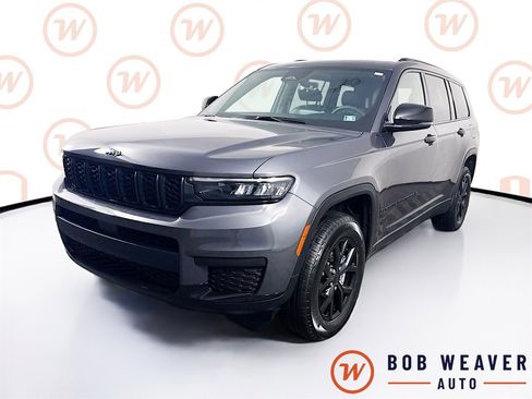 Used 2025 Jeep Grand Cherokee L Altitude image 3