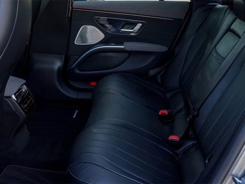 Used 2022 Mercedes-Benz EQS 580 4MATIC Sedan image 19