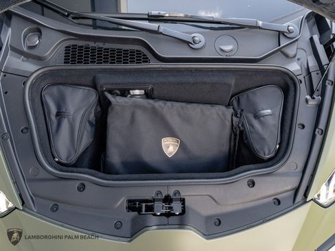 Used 2023 Lamborghini Huracan Tecnica image 31