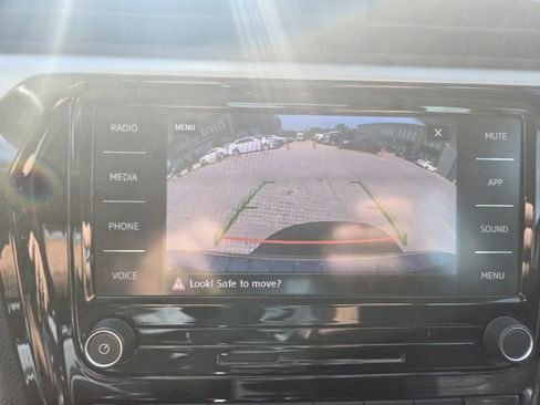 Used 2022 Volkswagen Passat 2.0T SE image 9