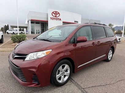 Used 2018 Toyota Sienna LE w/ Carpet Mat Package