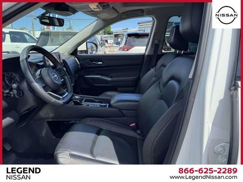 Used 2023 Nissan Pathfinder SL w/ SL Premium Package AWD/4WD image 13
