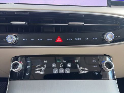 New 2026 Genesis GV70 2.5T Select image 19