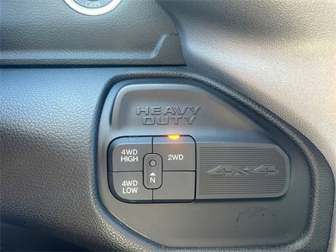 Used 2024 RAM 3500 Big Horn image 22