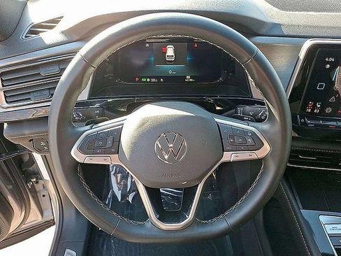 Used 2024 Volkswagen Atlas Cross Sport SE FWD image 18