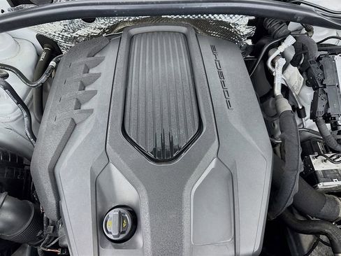 Used 2024 Porsche Macan Base image 41