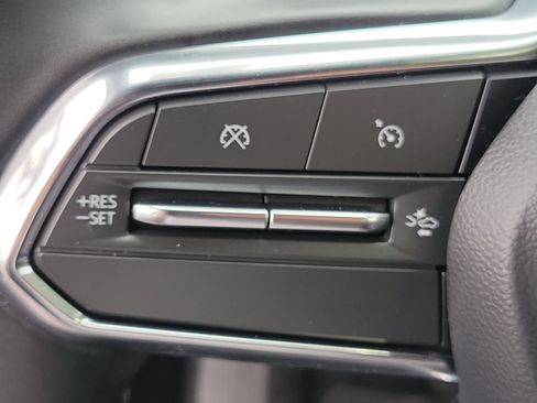 Used 2025 Chevrolet Equinox EV LT FWD image 8