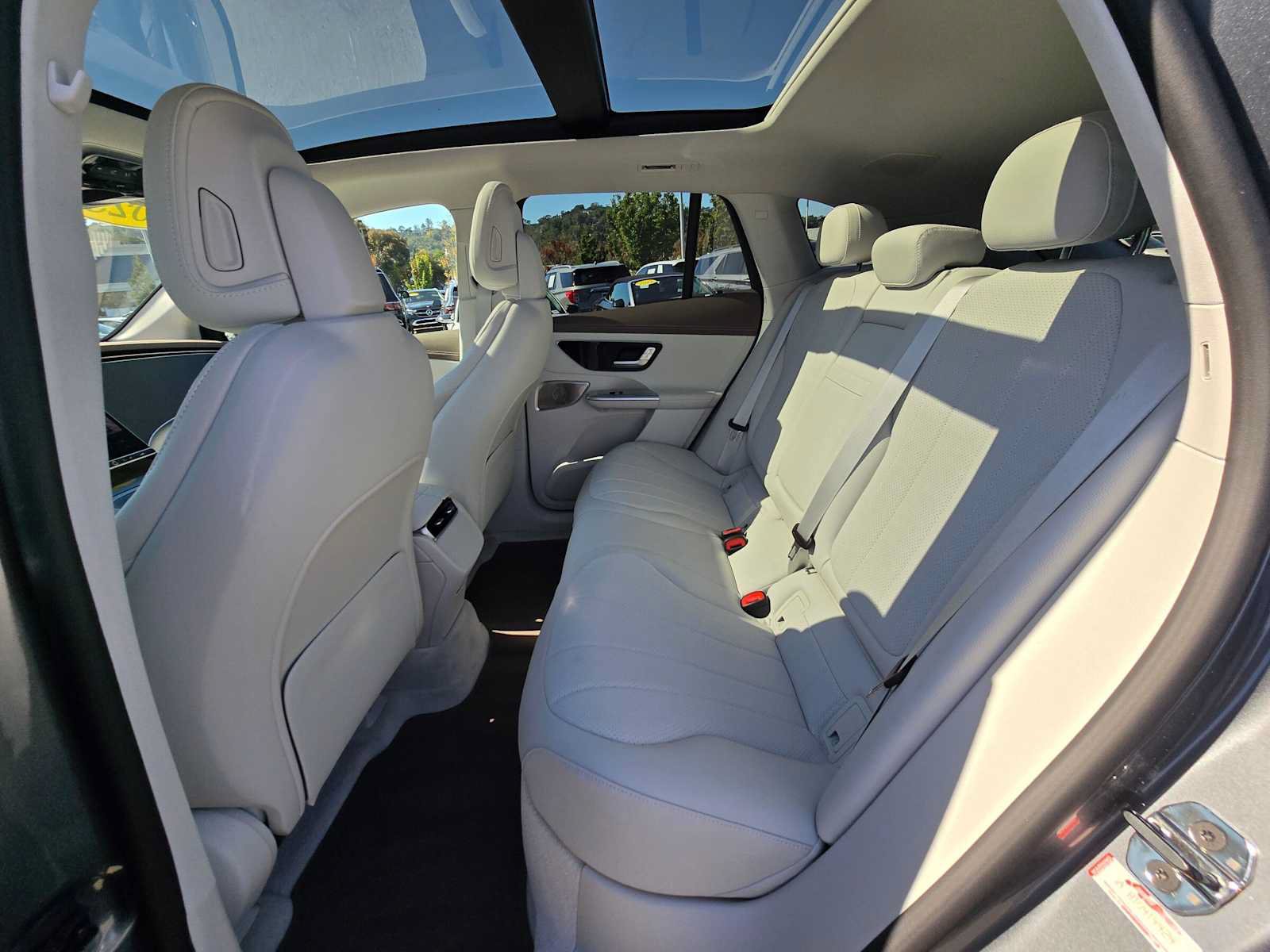 Used 2023 Mercedes-Benz EQE 350+ SUV image 16
