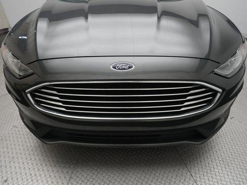 Used 2020 Ford Fusion SE image 21