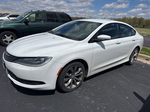 Used 2015 Chrysler 200 S FWD image 1