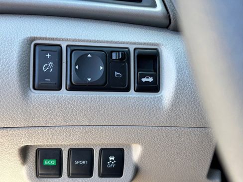 Used 2014 Nissan Sentra SV image 28