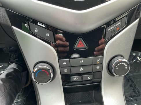 Used 2014 Chevrolet Cruze LT FWD image 23