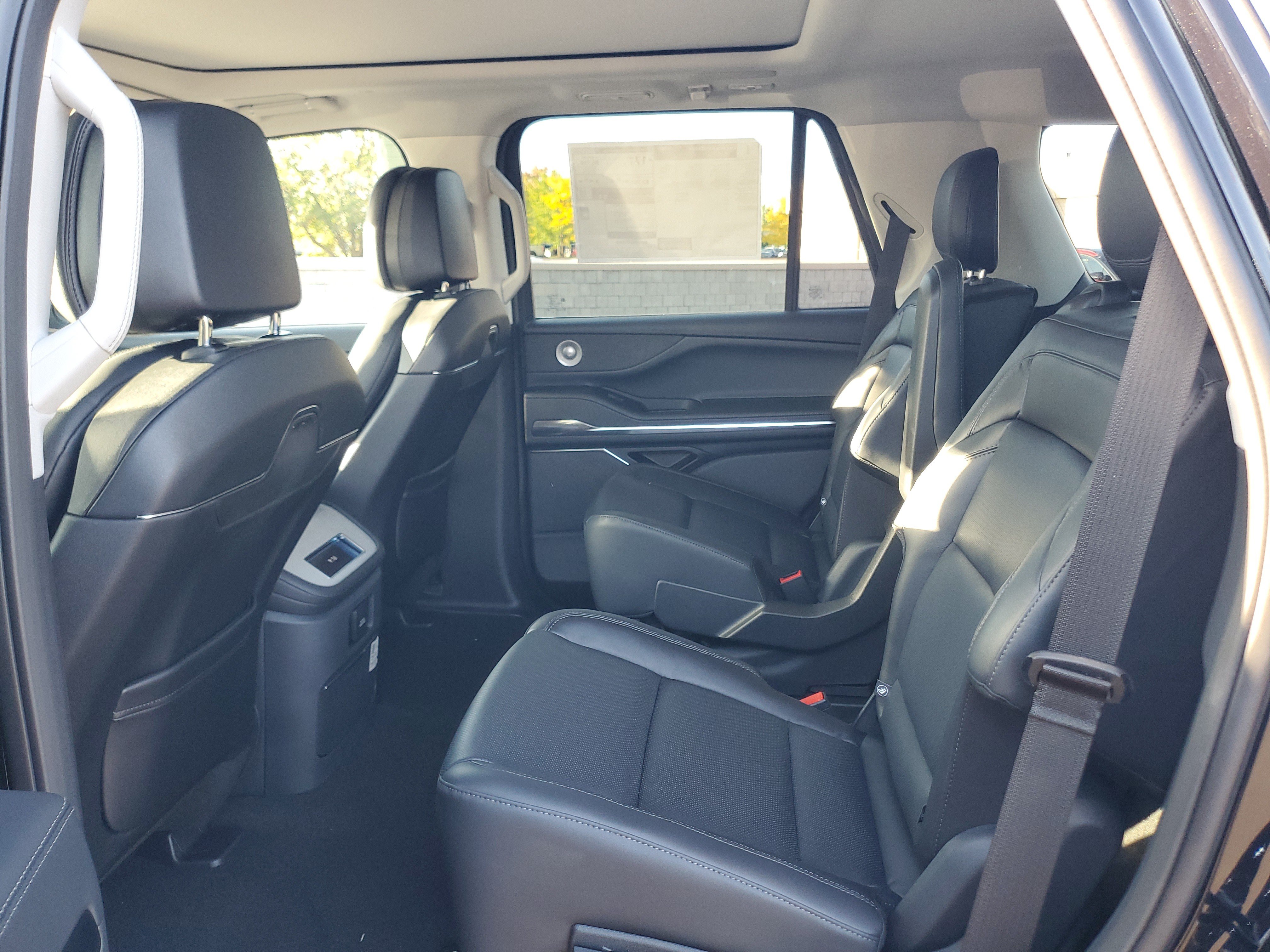 New 2027 Lincoln Navigator Reserve AWD/4WD image 27
