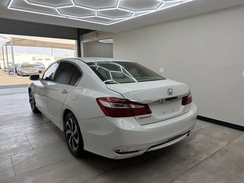Used 2017 Honda Accord EX image 6