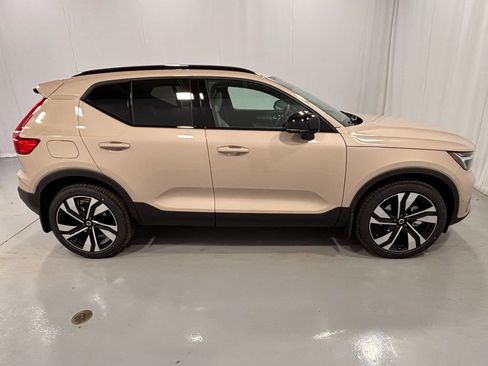 New 2026 Volvo XC40 B5 Plus w/ Protection Package Premier image 6