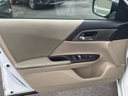 Used 2015 Honda Accord LX image 12