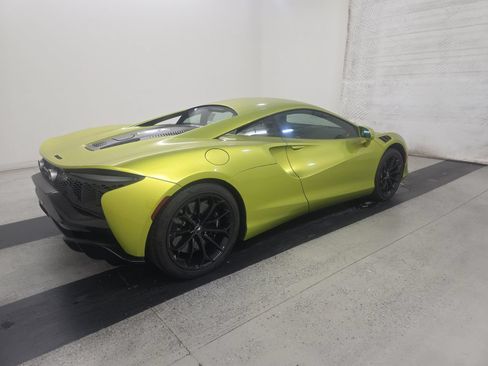 Used 2023 McLaren Artura RWD image 4