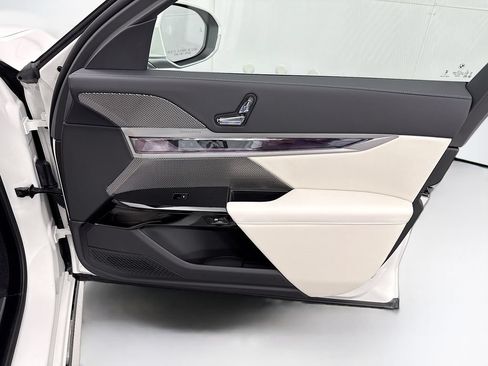 Used 2026 BMW i7 eDrive50 RWD image 24
