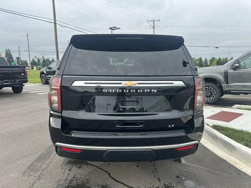 Used 2024 Chevrolet Suburban LT AWD/4WD image 4