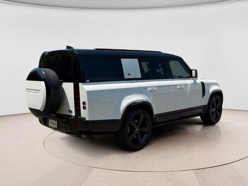 Used 2023 Land Rover Defender 130 X-Dynamic SE AWD/4WD image 5