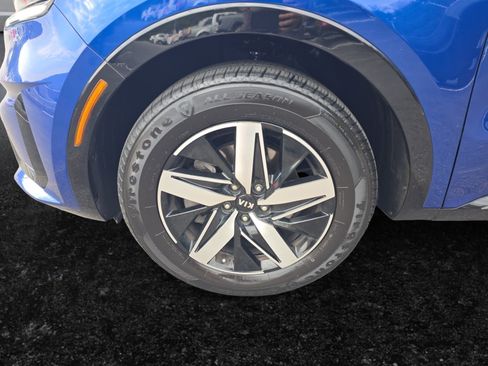 Used 2021 Kia Sorento S w/ Panoramic Sunroof Package FWD image 9