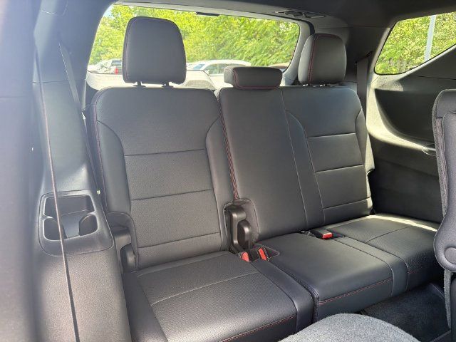 Certified 2026 Chevrolet Traverse RS w/ LPO, Floor Liner Package AWD/4WD image 17